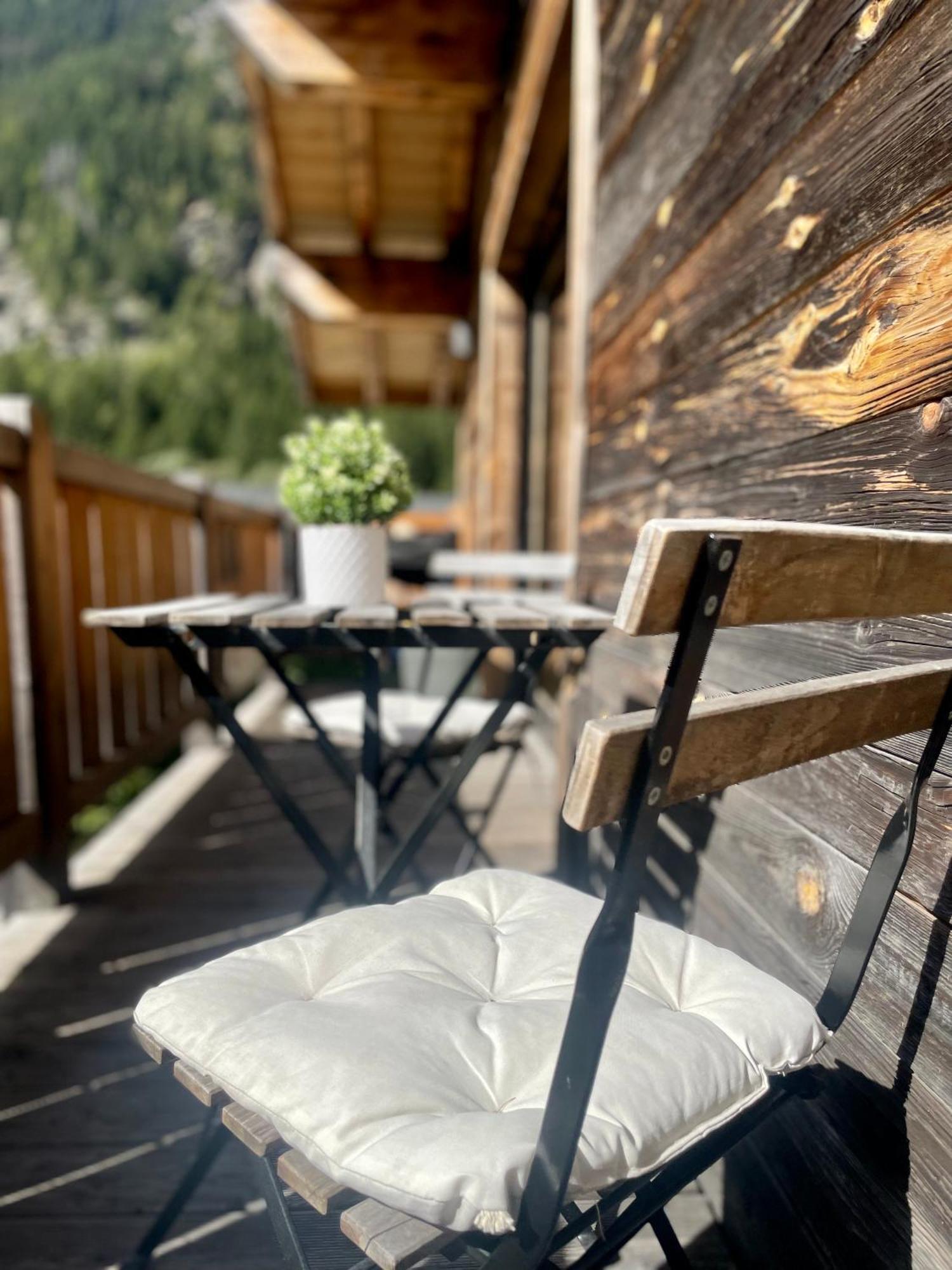 Chalet Le Petit Nicolas, Jacuzzi, Vue Mont Blanc Chamonix Exterior foto