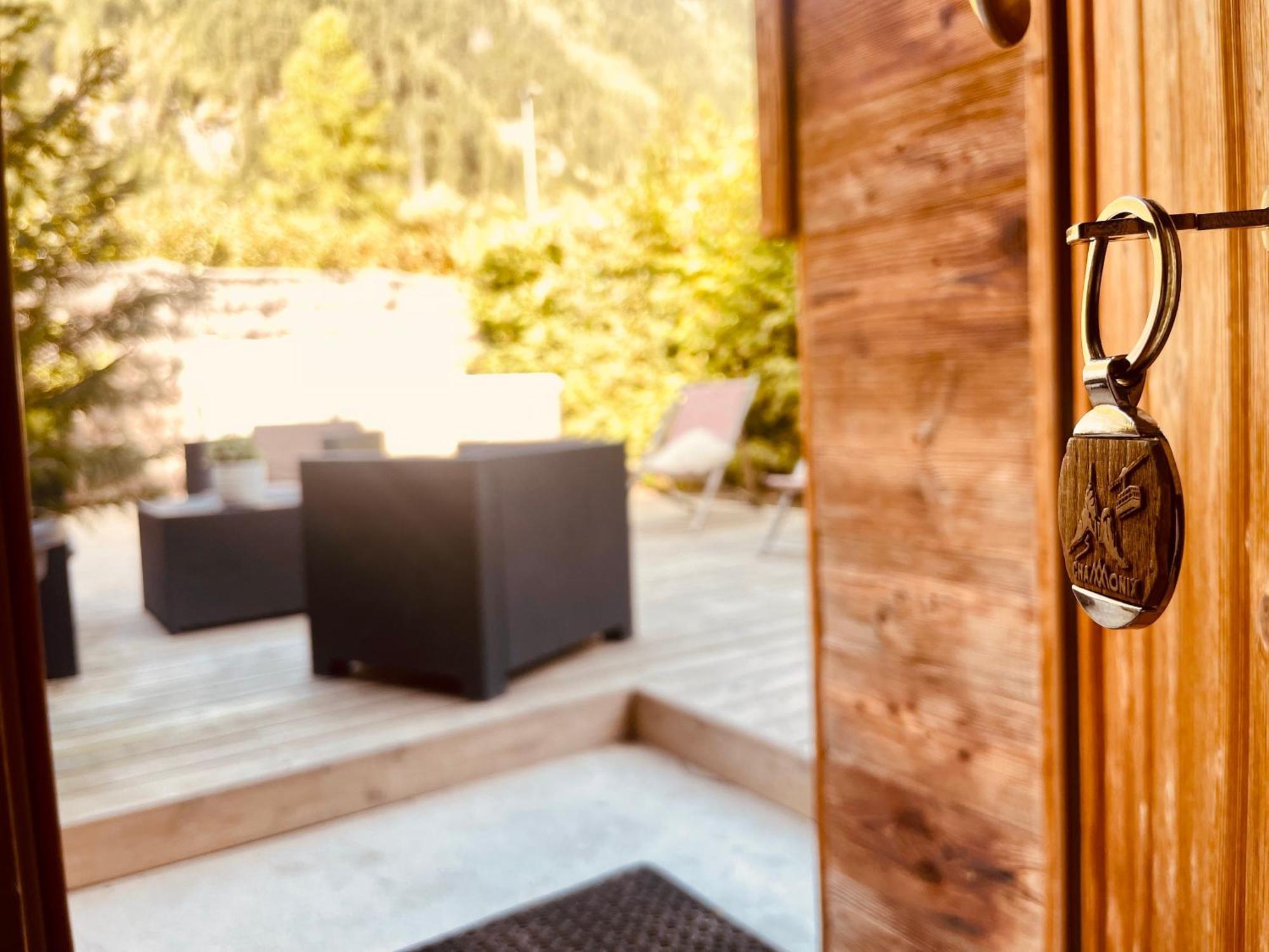 Chalet Le Petit Nicolas, Jacuzzi, Vue Mont Blanc Chamonix Exterior foto